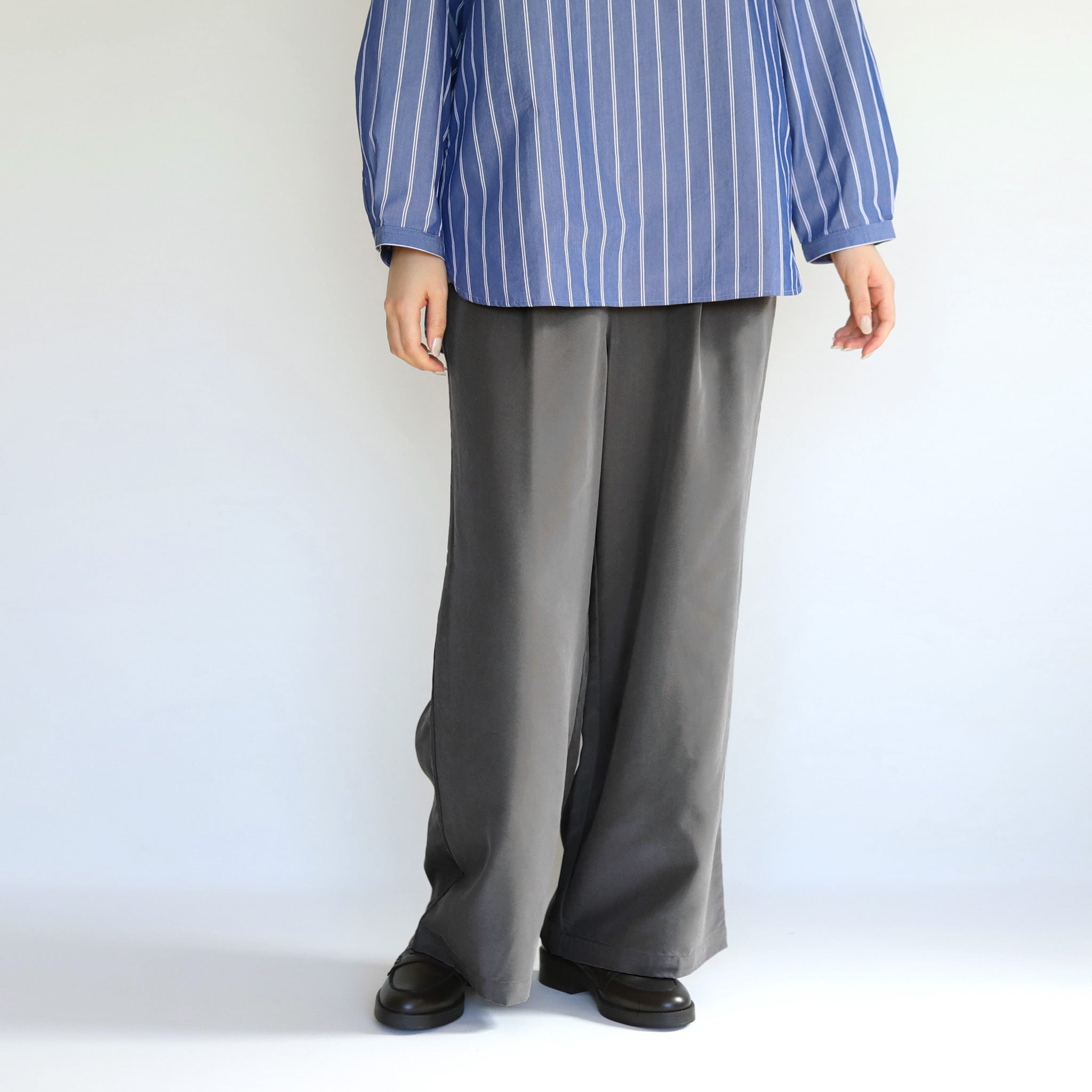 パウダーポプリンパンツ