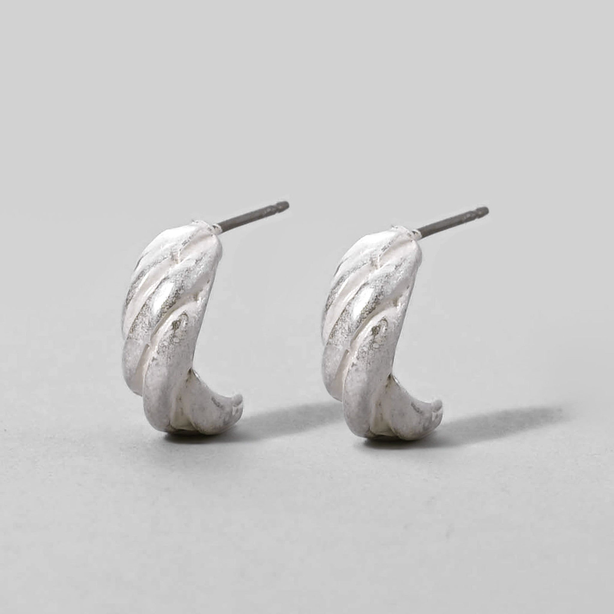 カールピアス AP23B