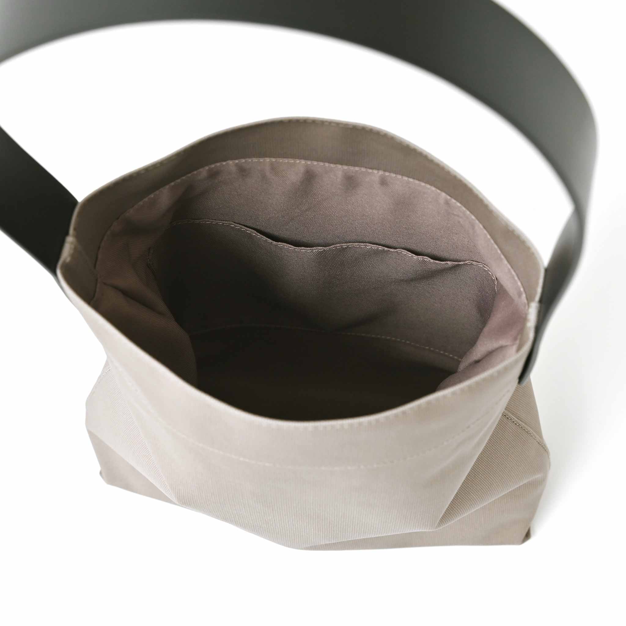 レザーハンドルトートバッグ