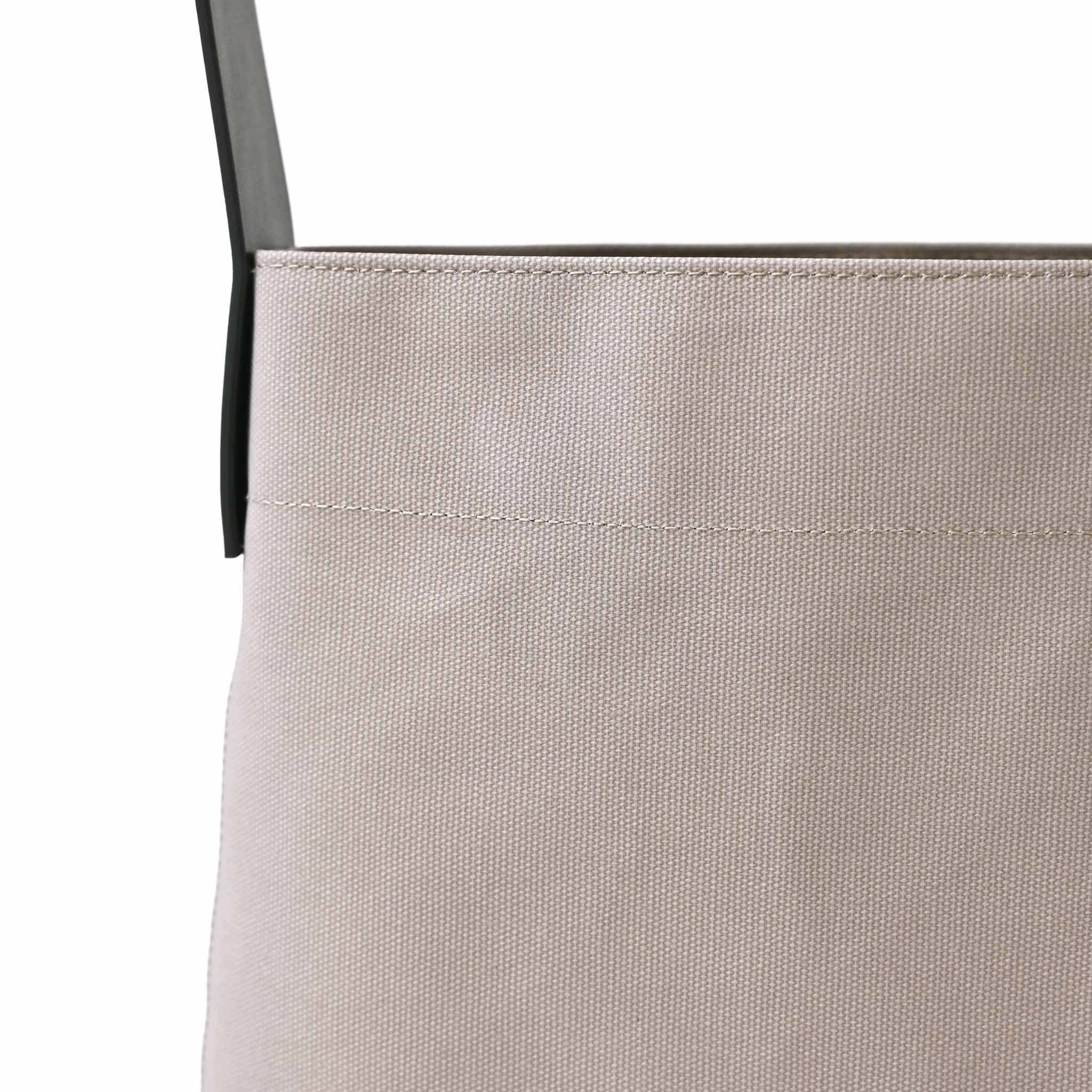 レザーハンドルトートバッグ