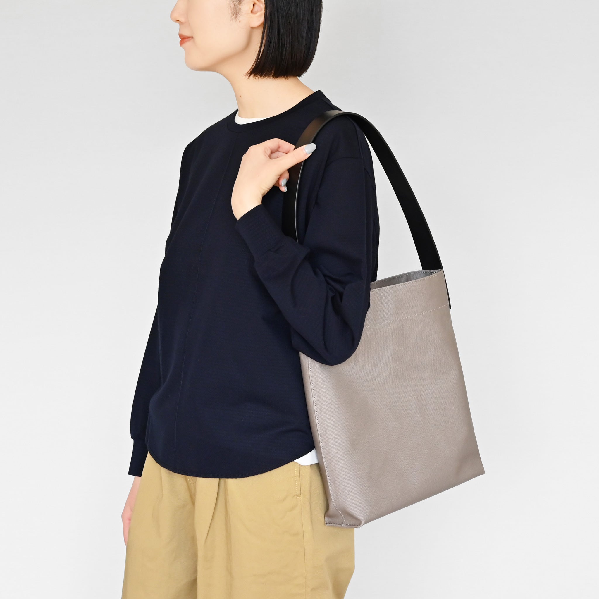 レザーハンドルトートバッグ