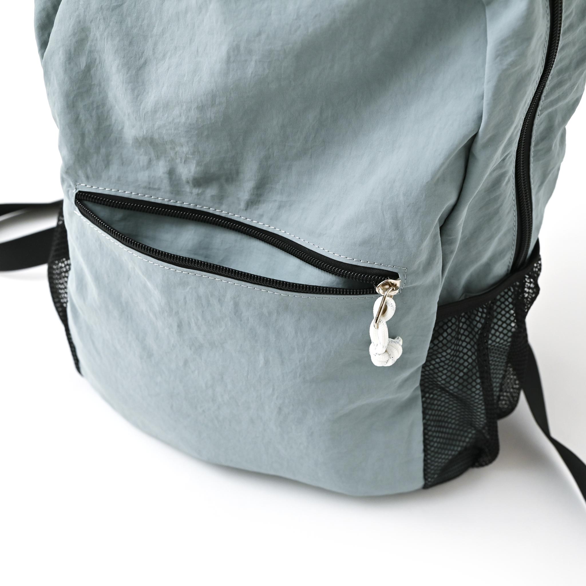 コンパクトリュックサック ポーチ付