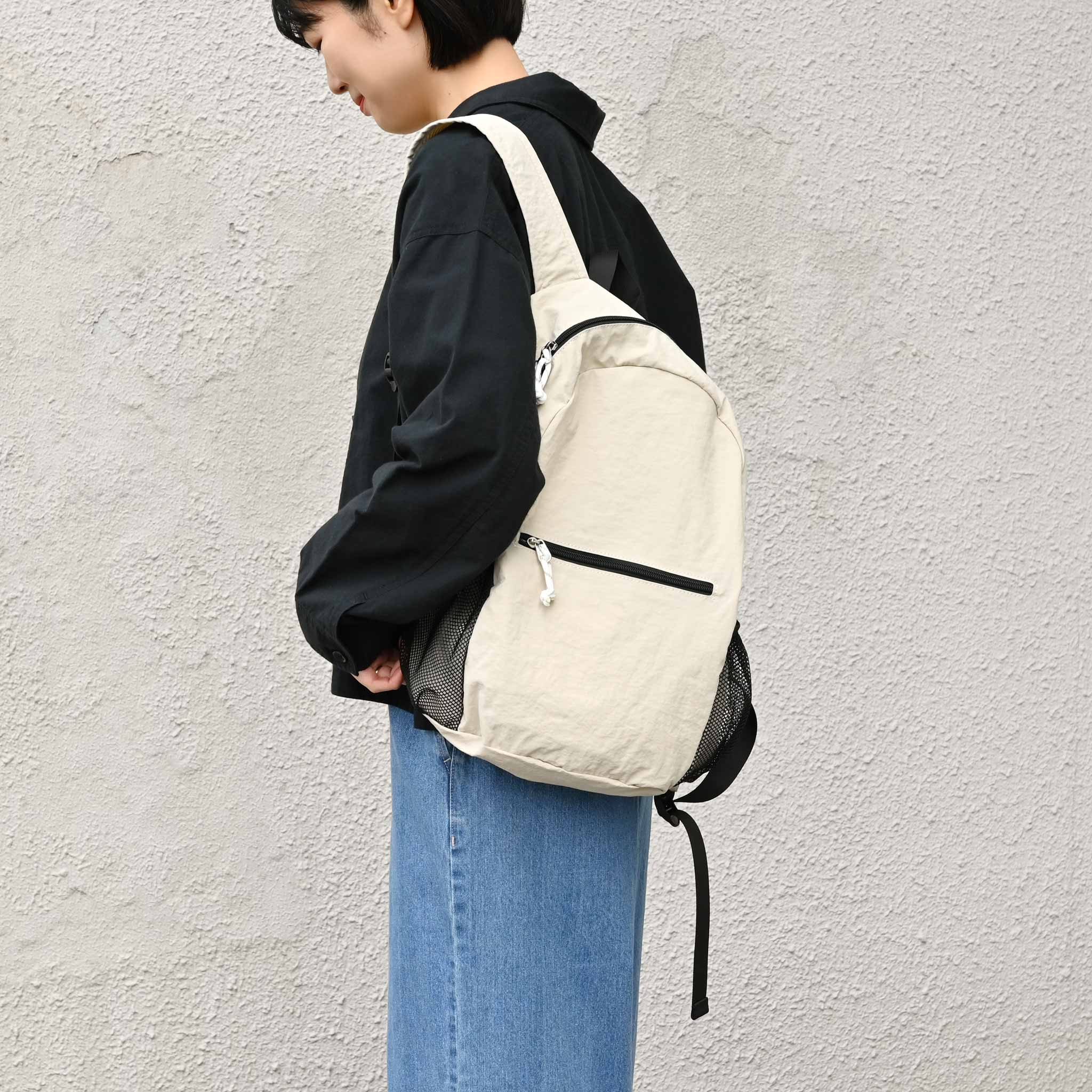 コンパクトリュックサック ポーチ付