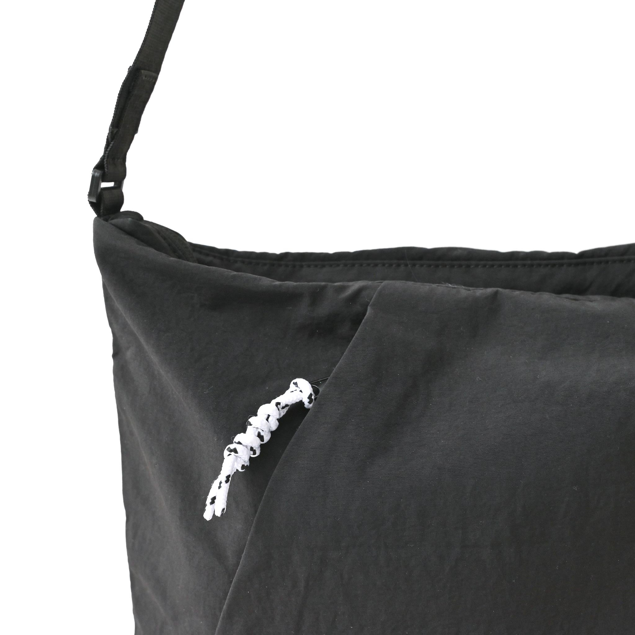 スラッシュショルダーバッグ M