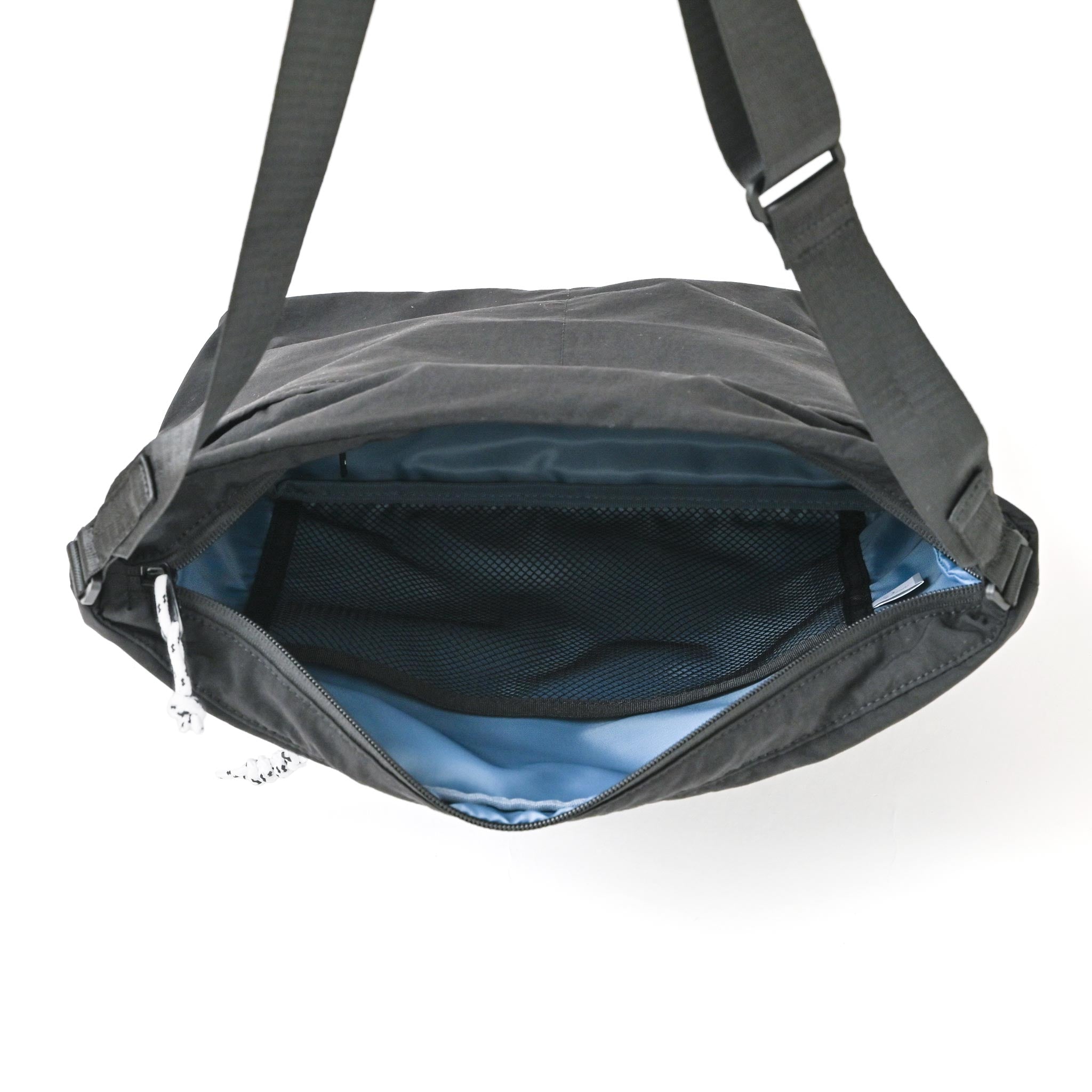 スラッシュショルダーバッグ M