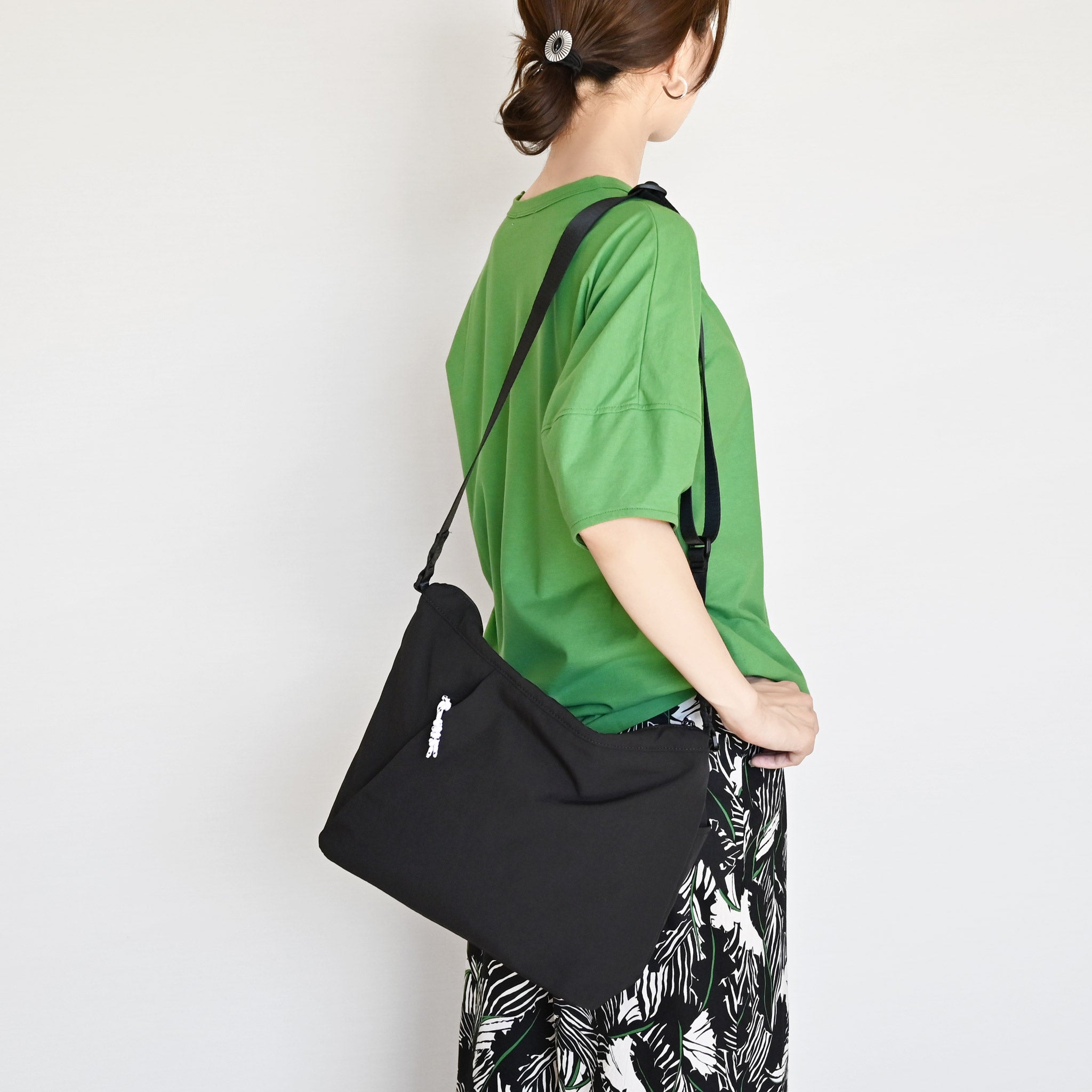 スラッシュショルダーバッグ M