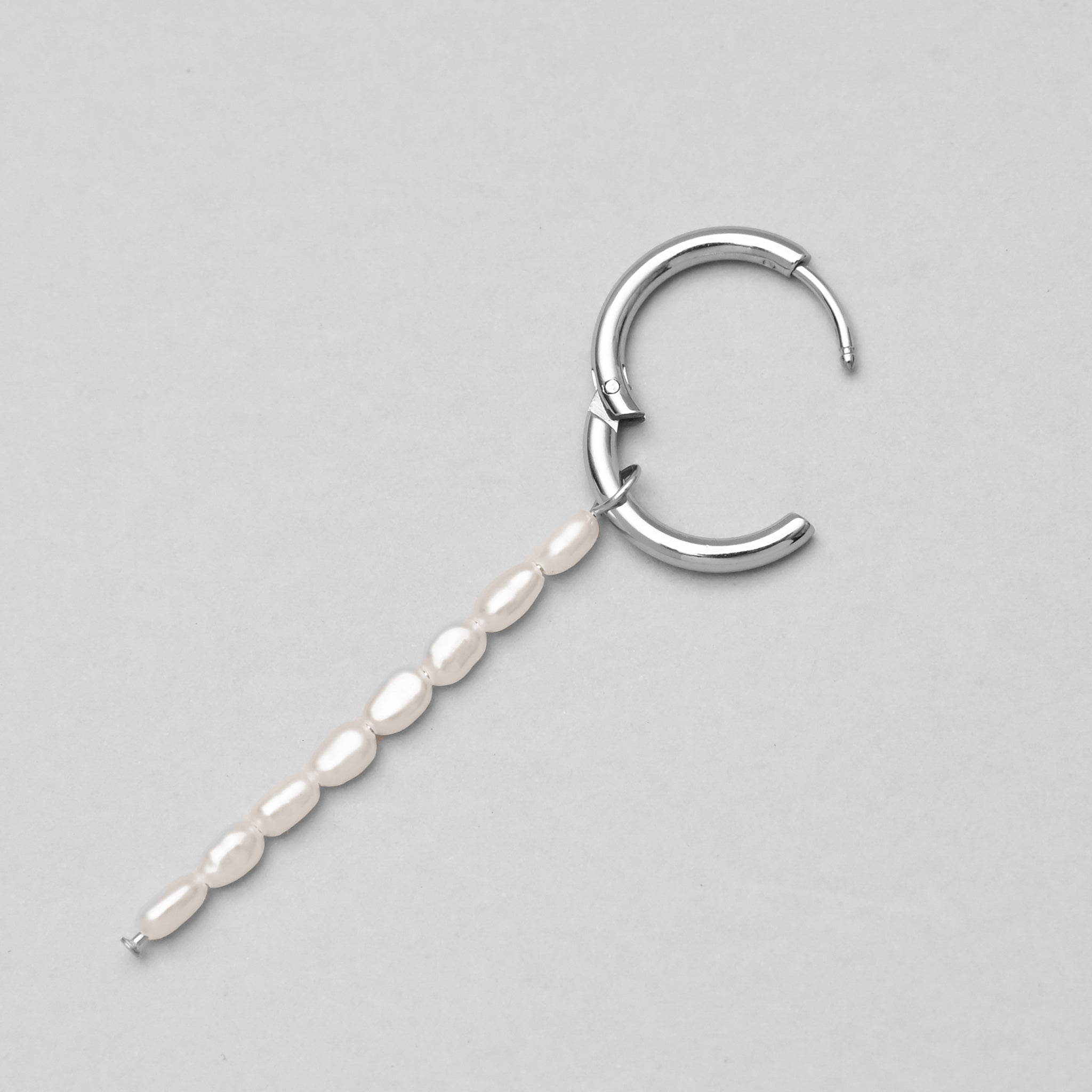 淡水パールステンレスピアス KE25 BE