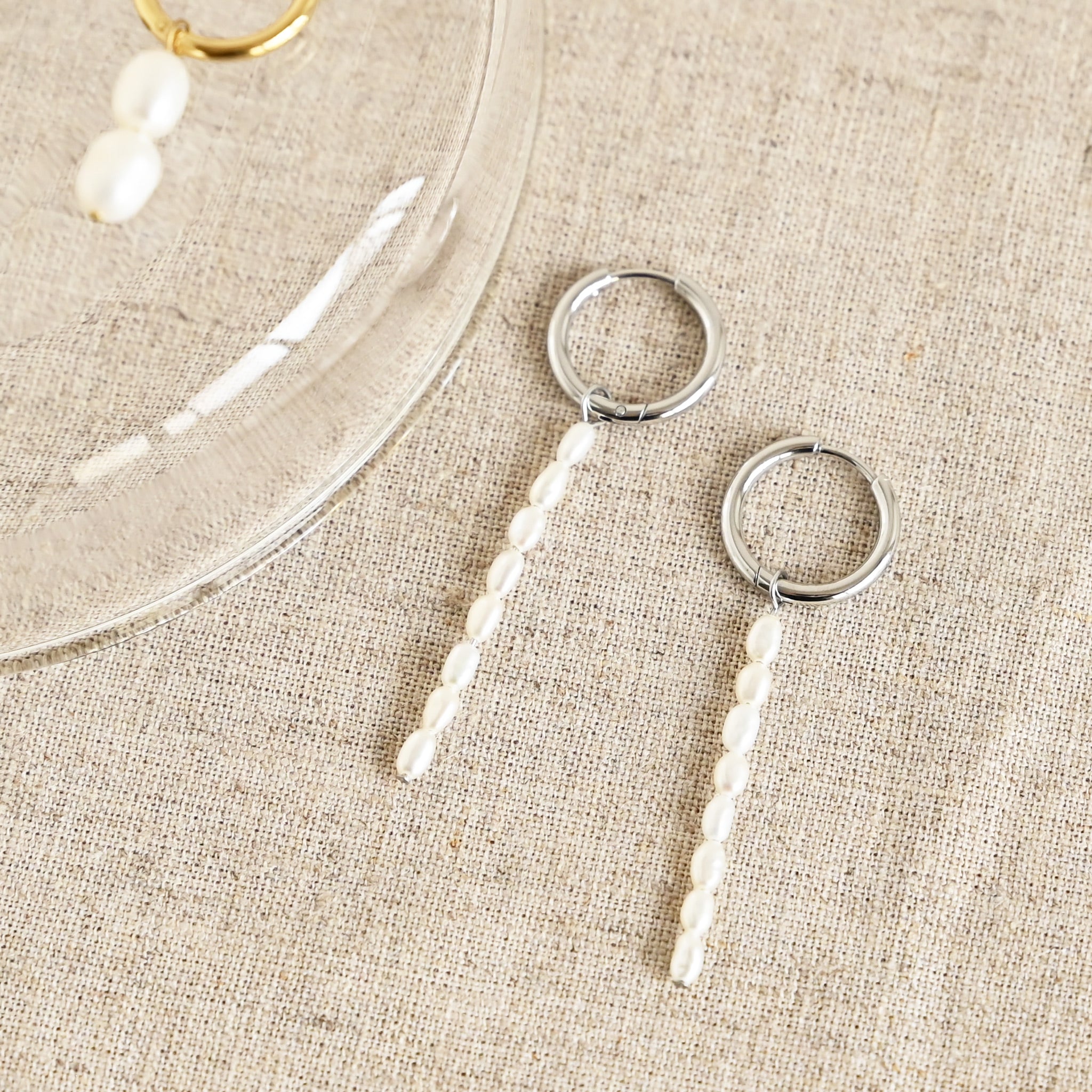 淡水パールステンレスピアス KE25 BE