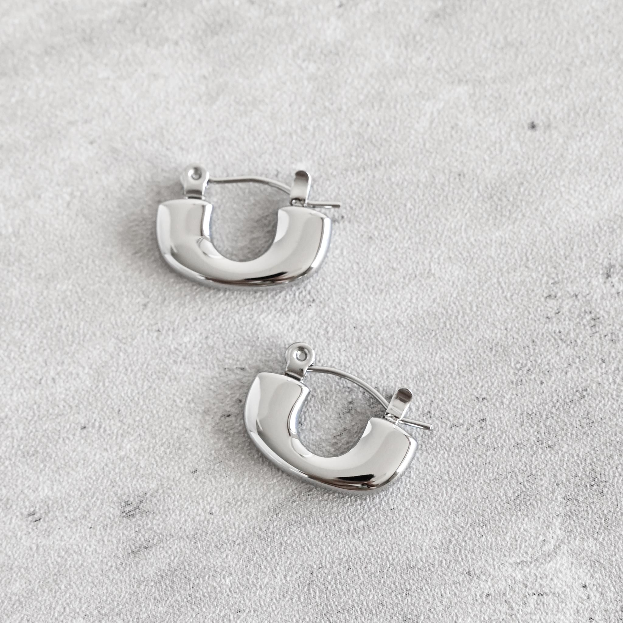 ステンレスフープピアス KE26A