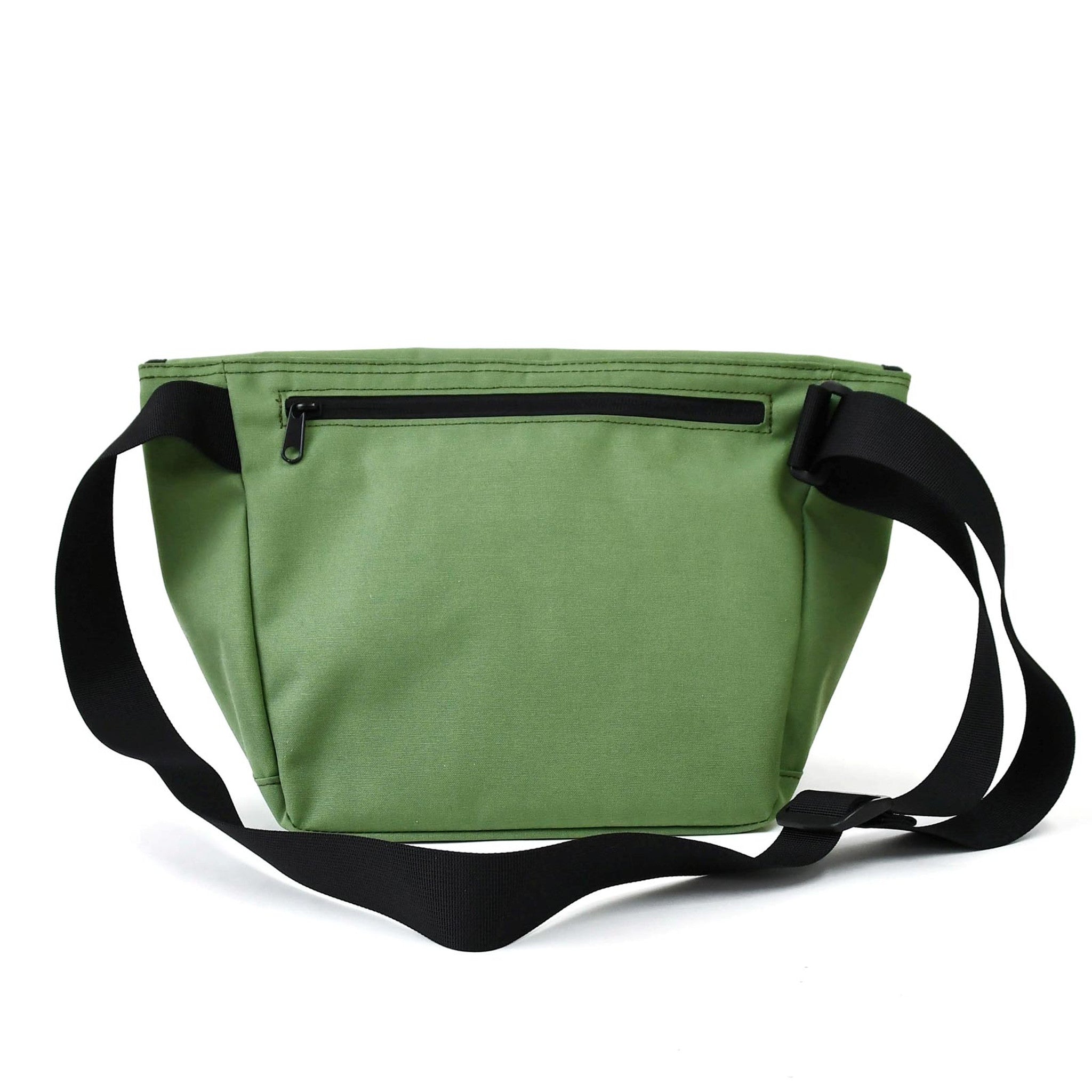 フラップショルダーバッグ