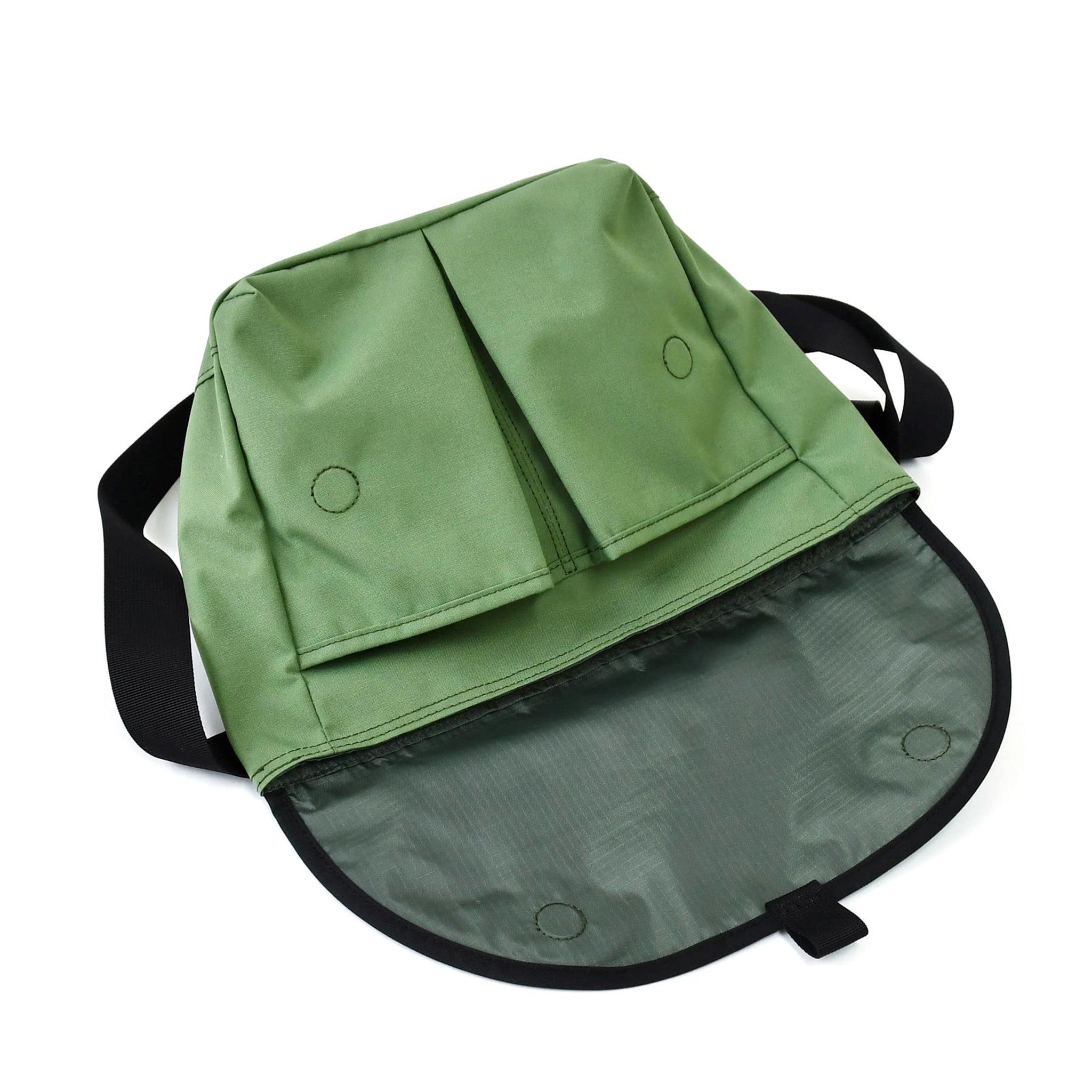 フラップショルダーバッグ