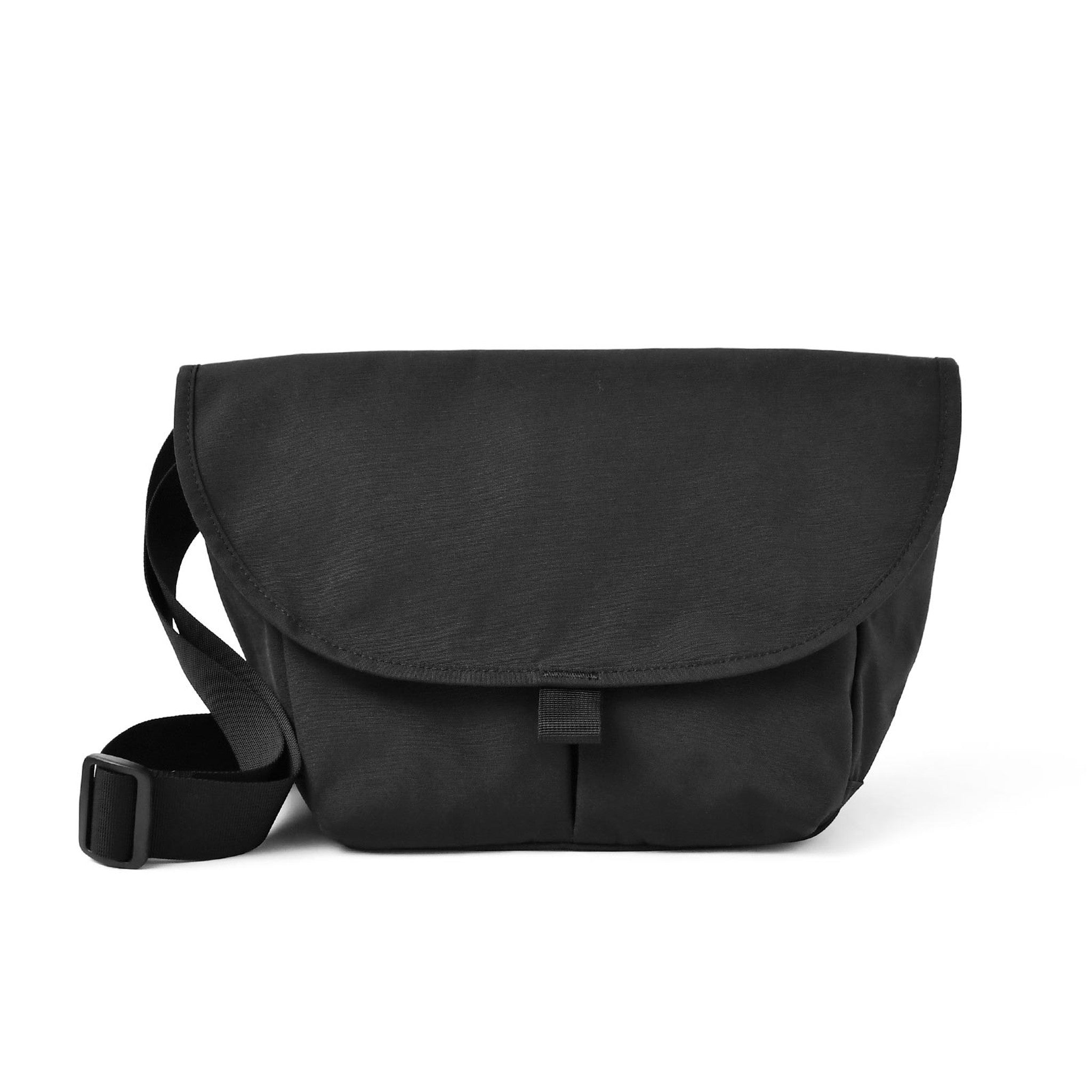 フラップショルダーバッグ