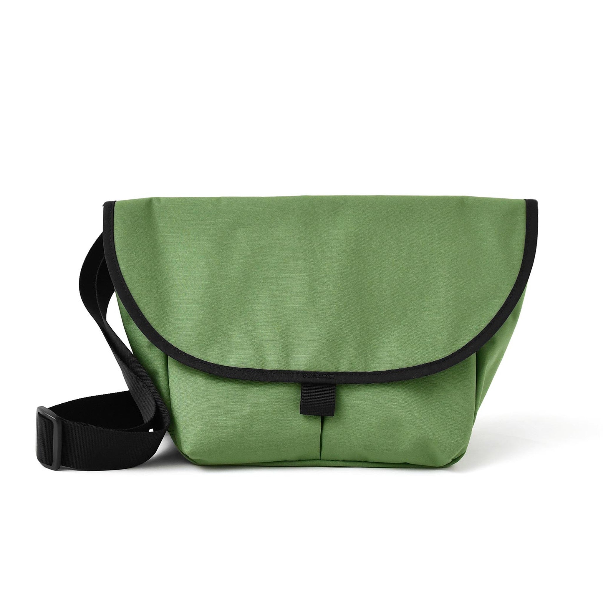 フラップショルダーバッグ