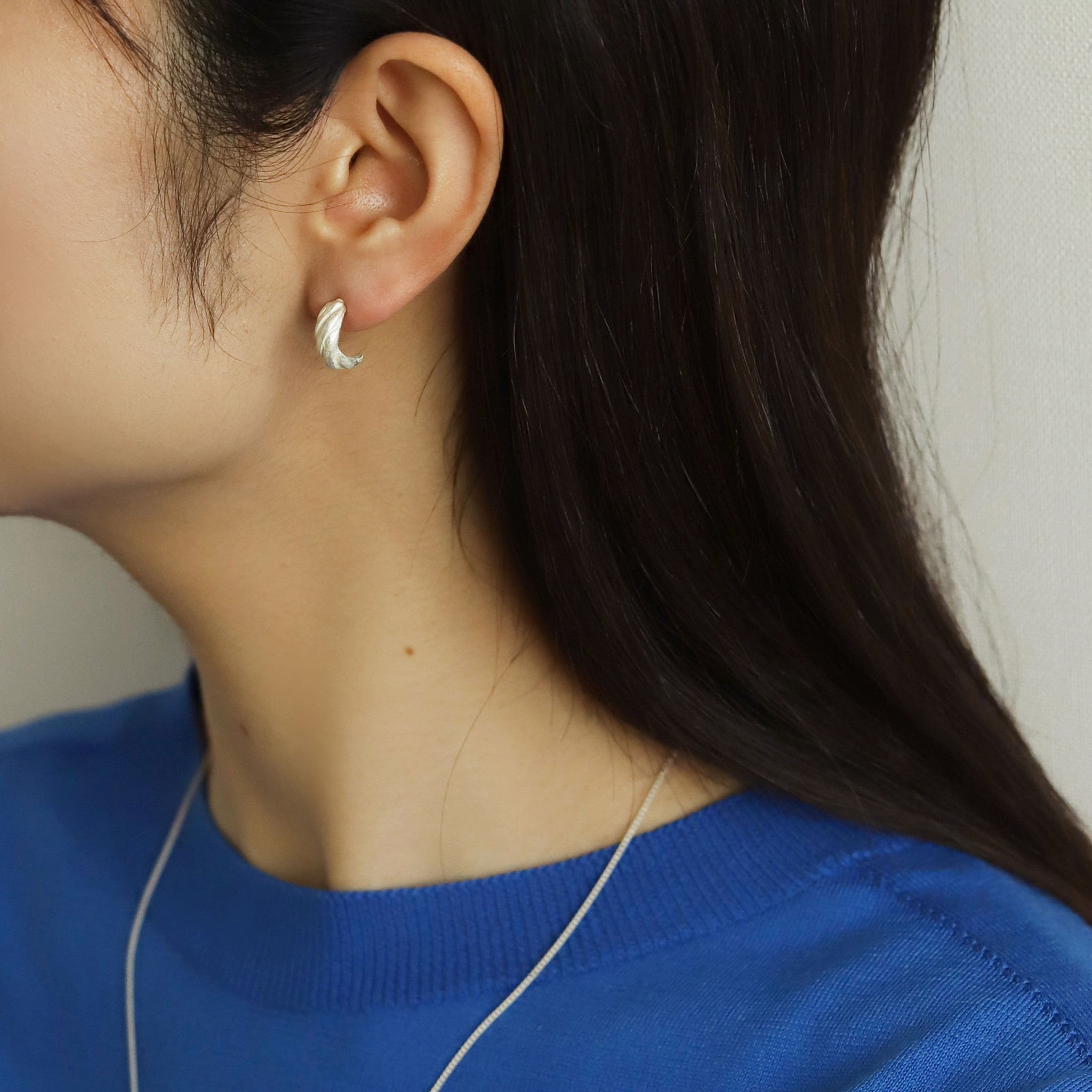 カールピアス AP23B