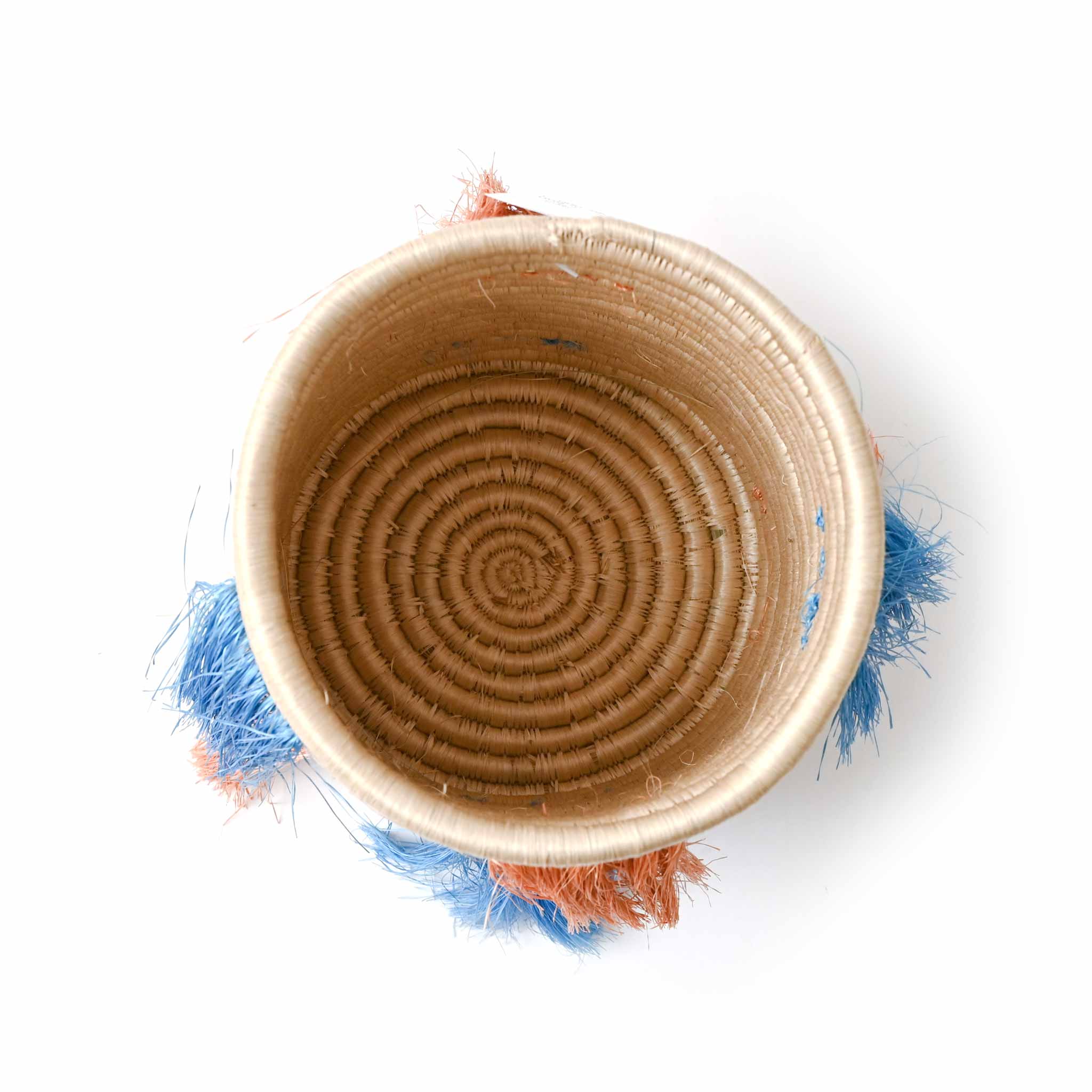 ルワンダ ビンバスケット中 ポンポン