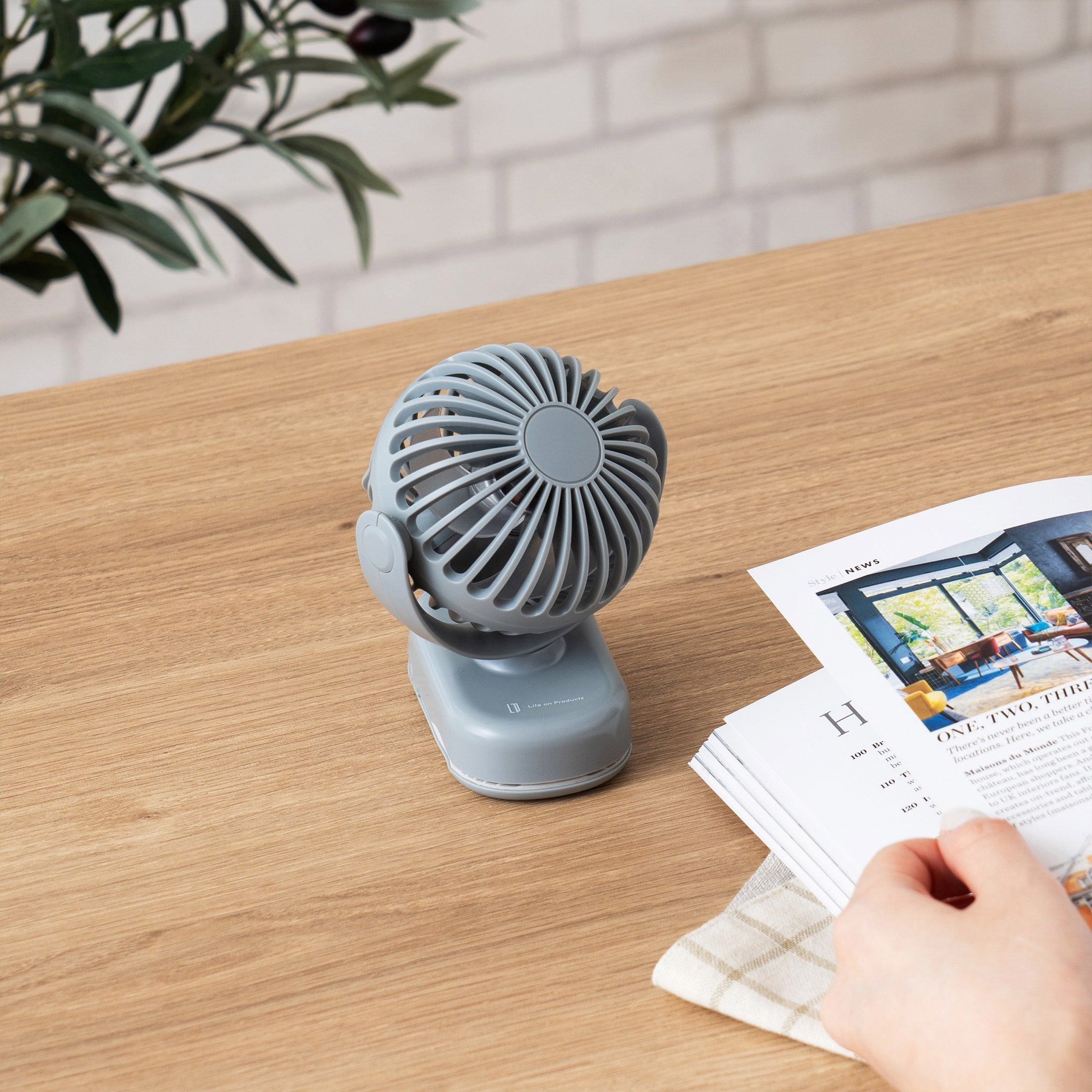 ポータブル扇風機 ミニクリップ