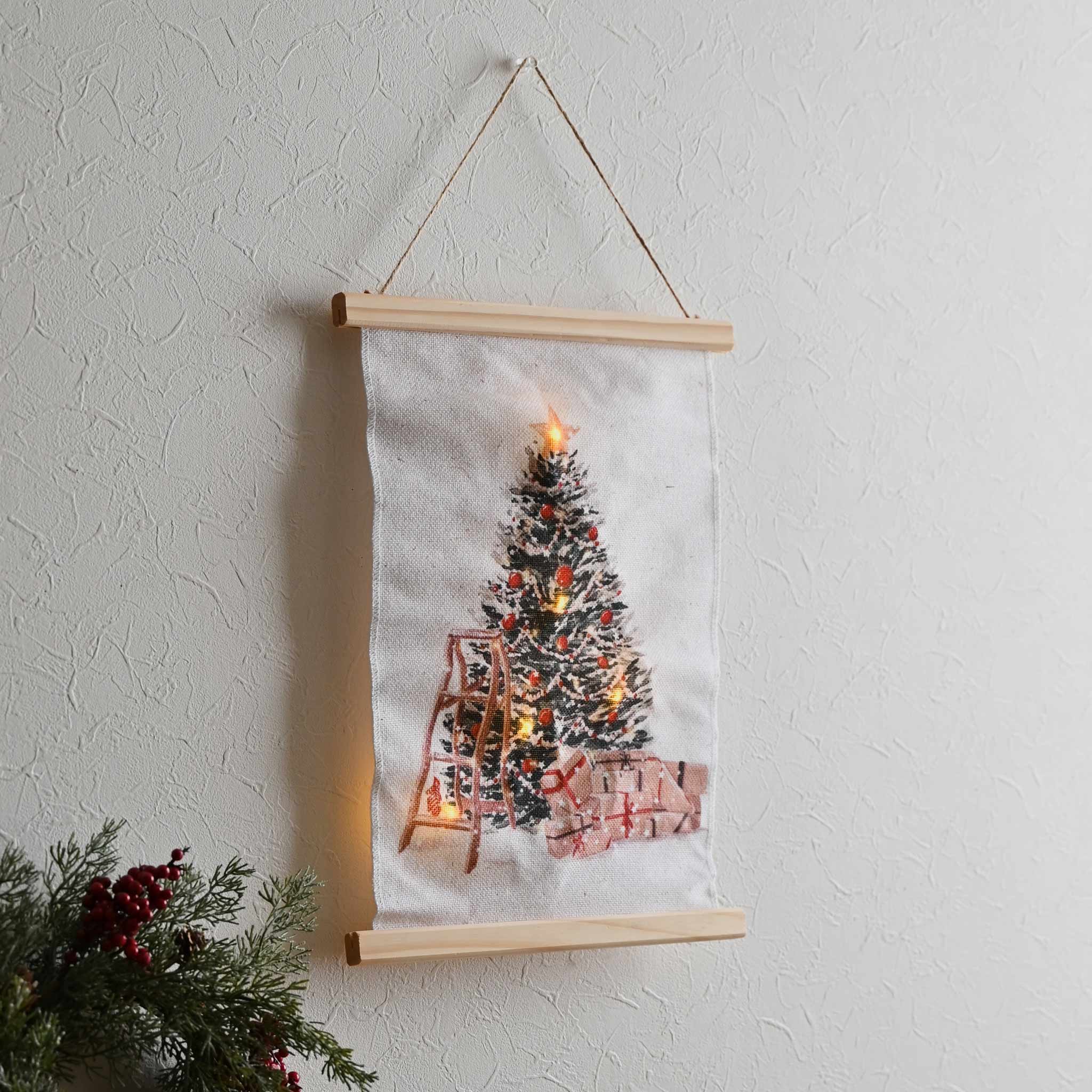クリスマスツリータペストリーライト付き M