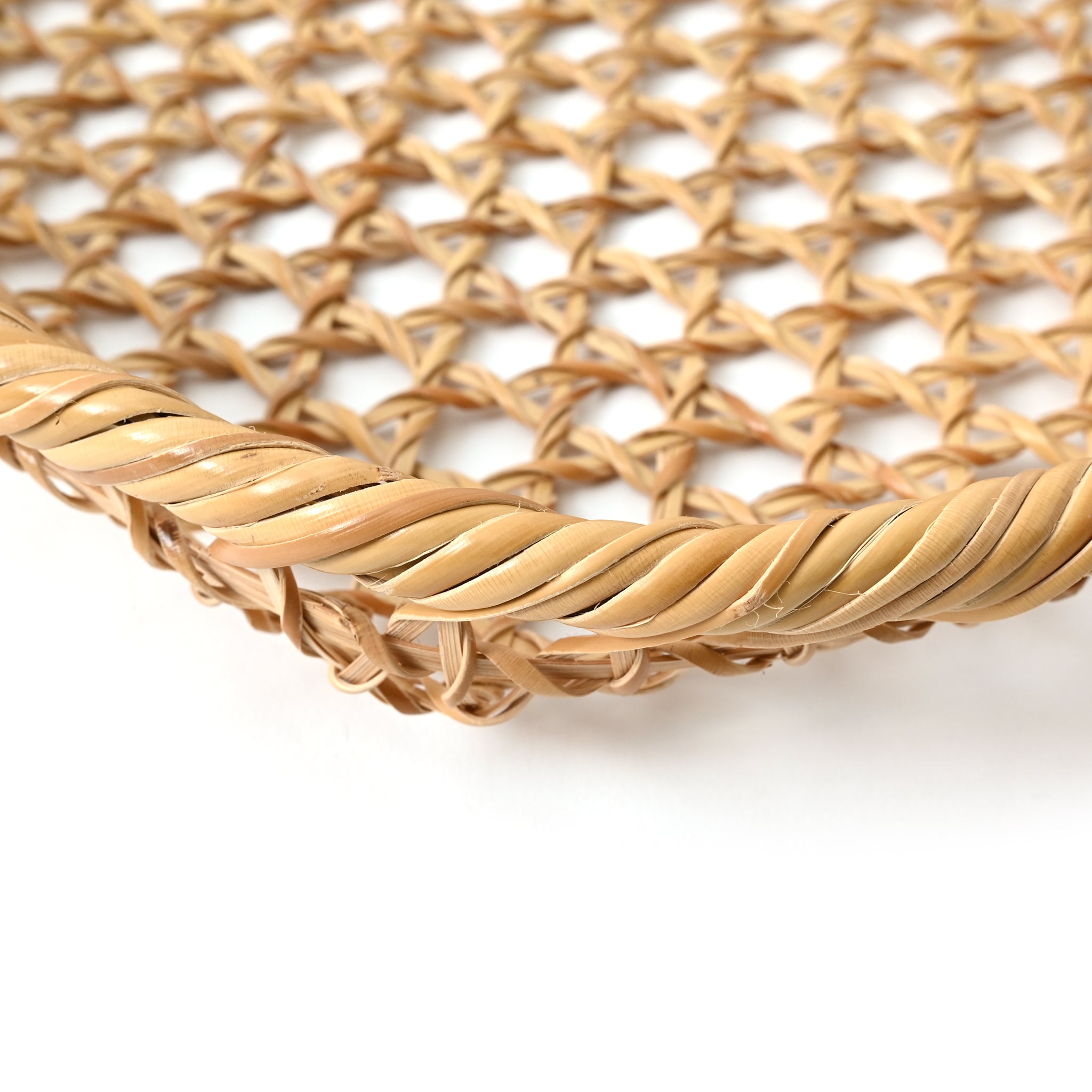 ねじり六つ目藤巻 小判盛器