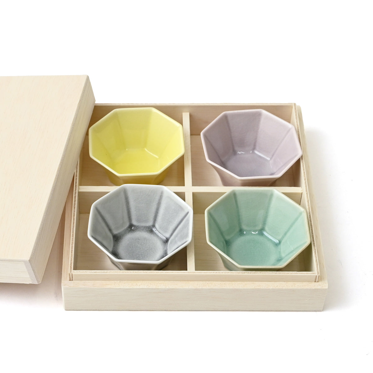 八角菓子器／柿右衛門作桐鳳凰繪。桐箱付き　銘・八角鉢。【新品・未使用品】 小鉢[八角]桐箱入り | deux C(ドゥ・セー)公式オンラインストア