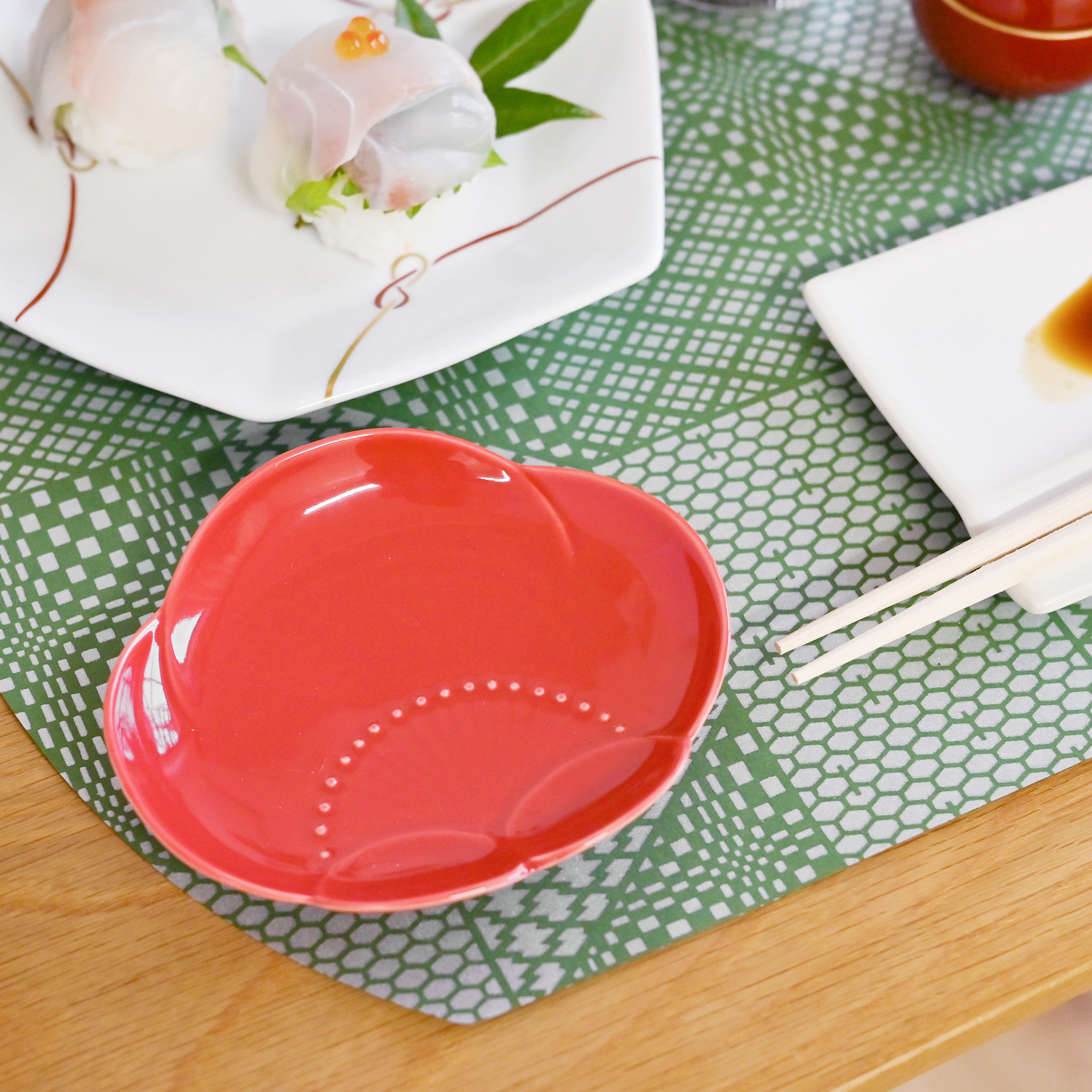 梅型小皿[紅白]