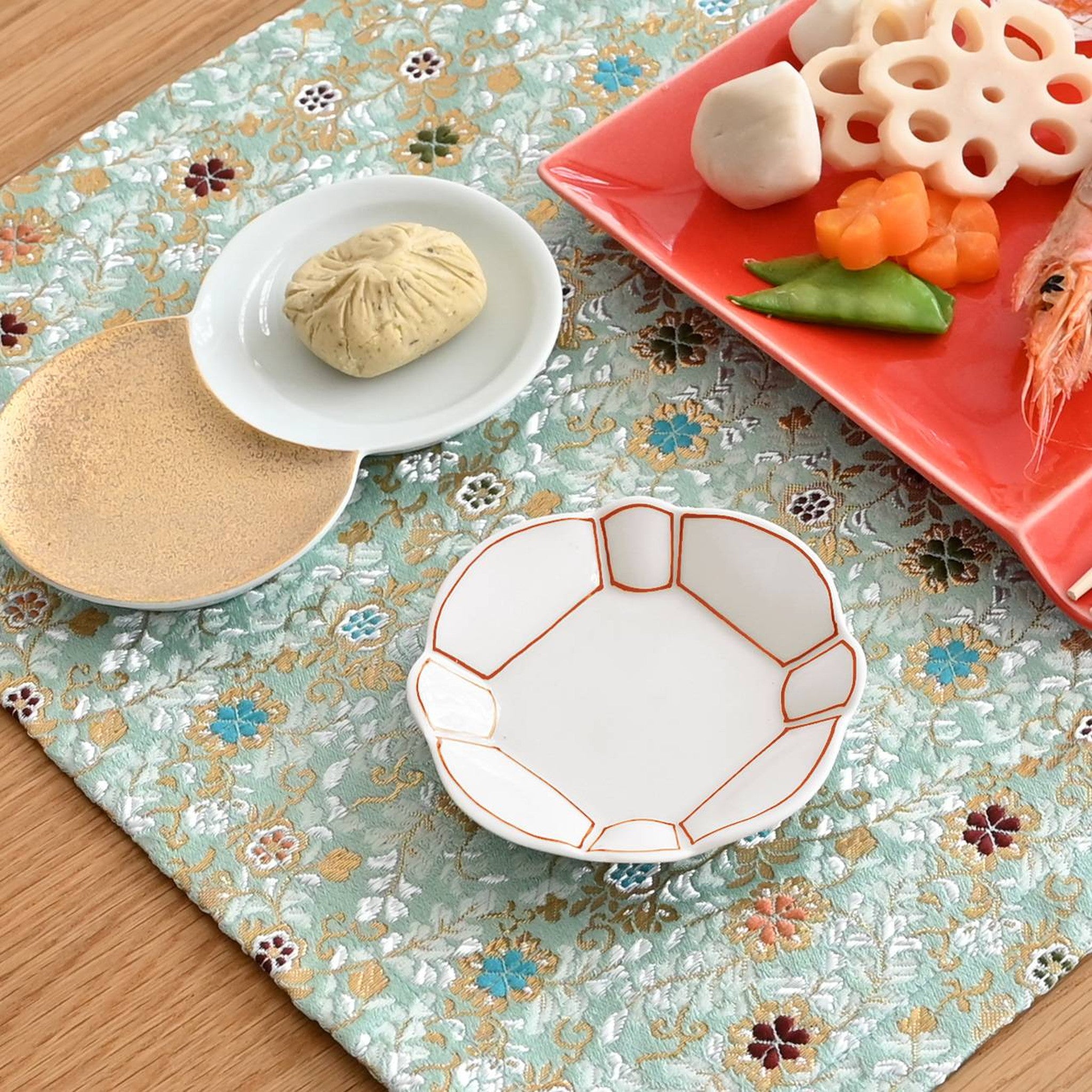 小皿[赤絵模様]