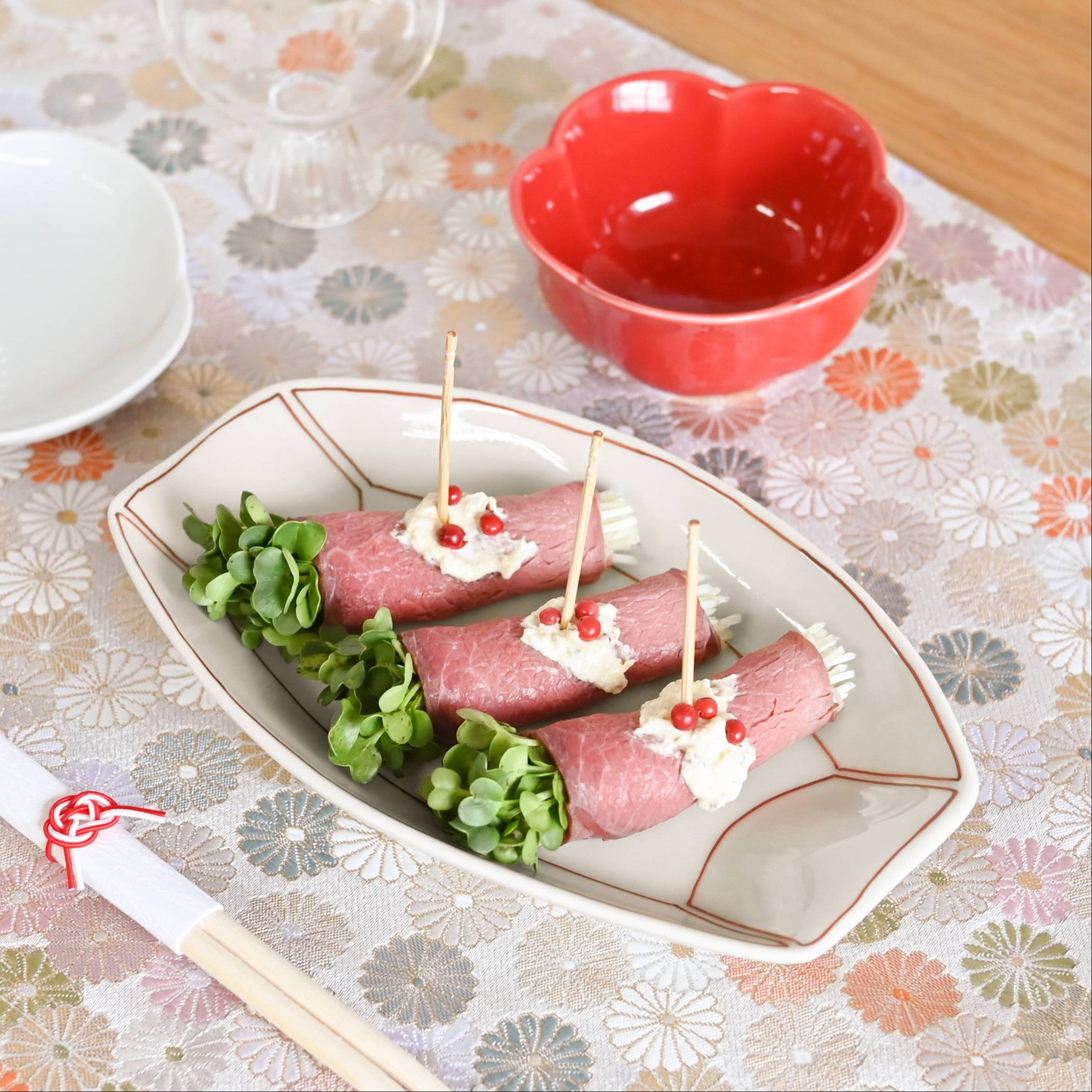 長皿[赤絵模様]