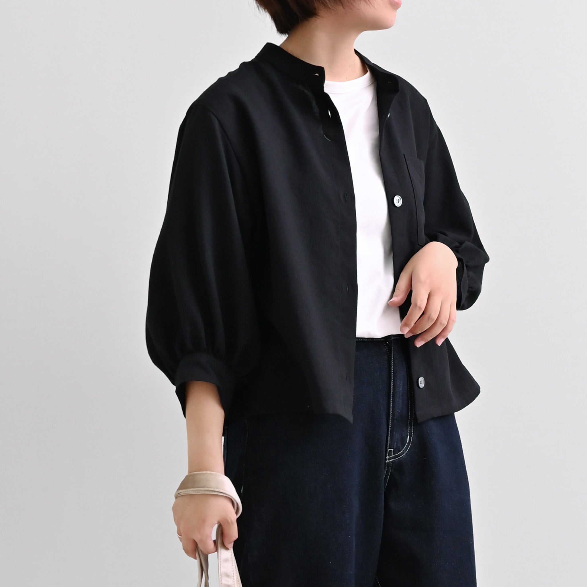 【新品未使用】deux C 刺繍入りホワイトシャツ Mサイズ シャツ・ブラウス | deux C ドゥ・セー 公式オンラインストア