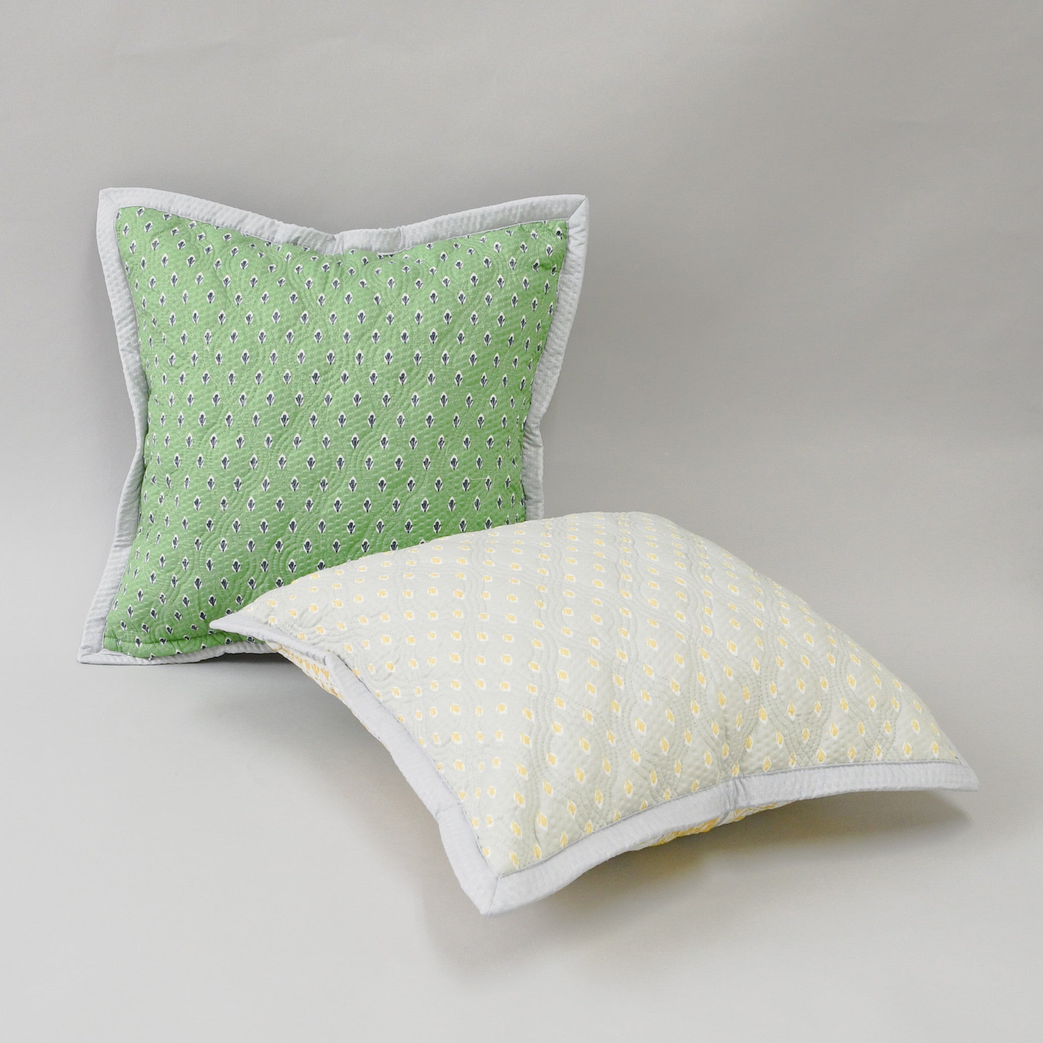 クッションカバー[リップルキルト] M