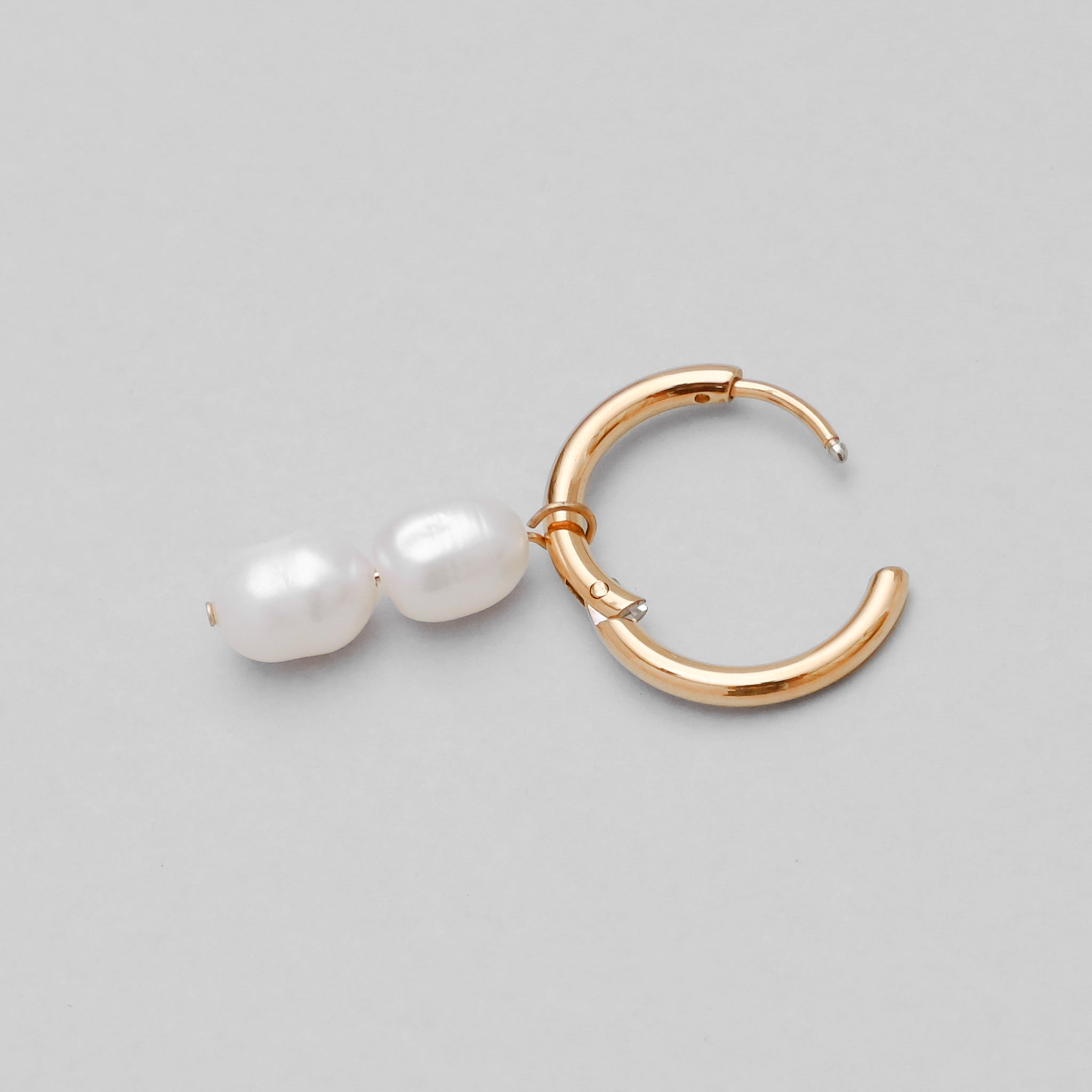 淡水パールステンレスピアス KE25 BD