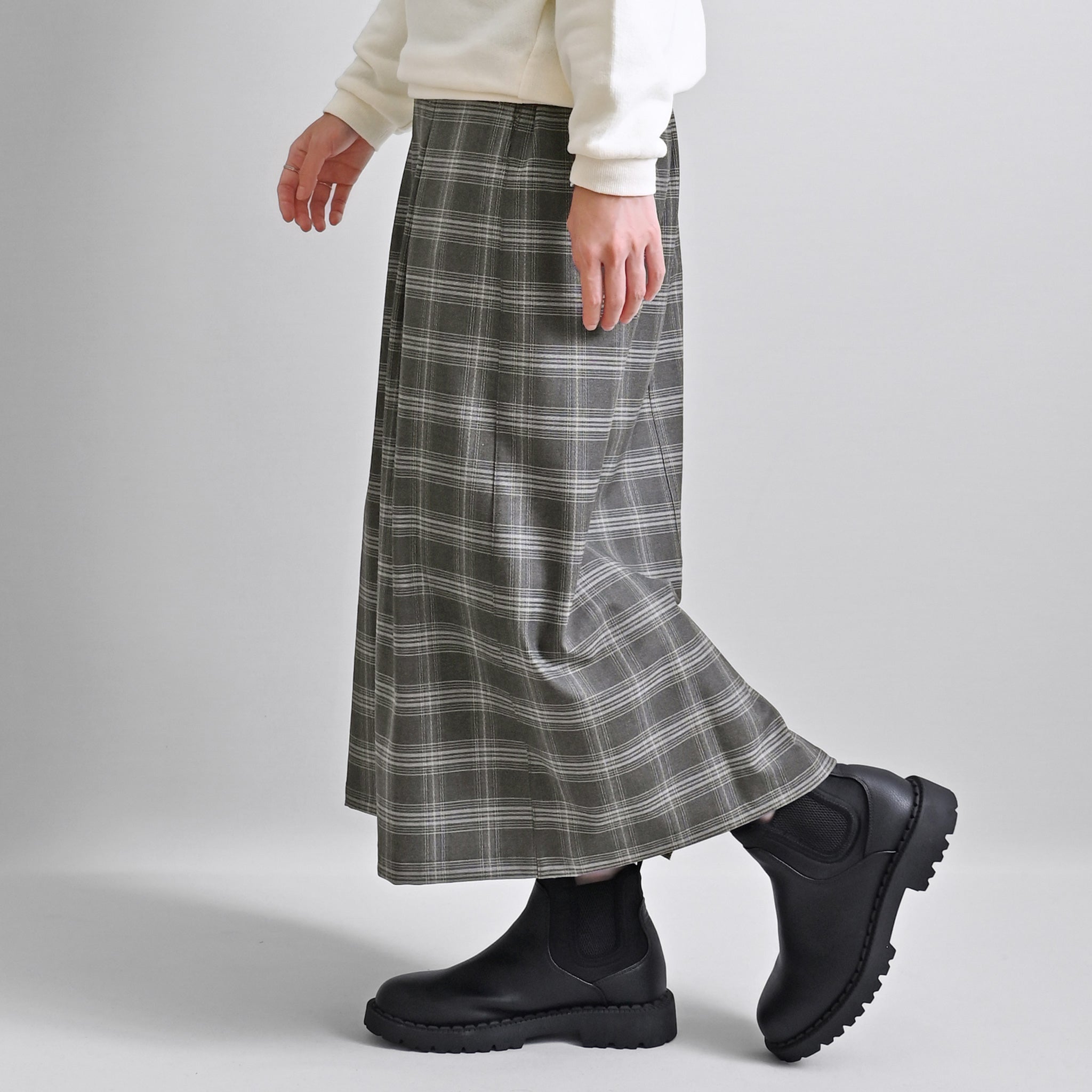 ウォームチェックスカート