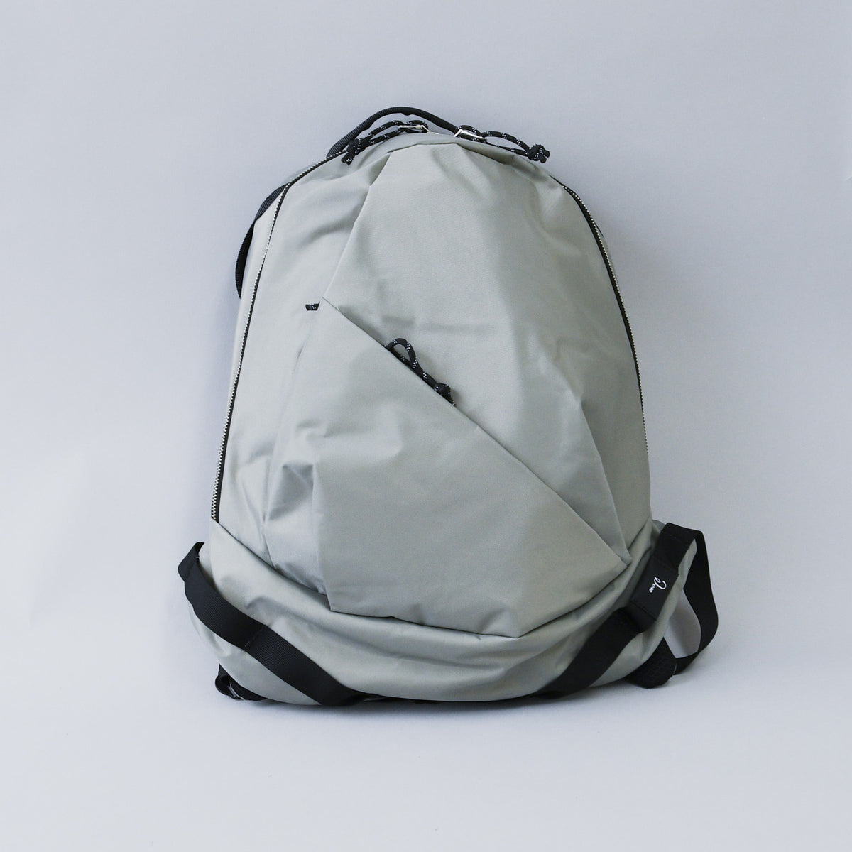 新品・未使用▼ deux Cデュセー　スリムリュックサック 軽量 新品・未使用▽ deux Cデュセー スリムリュックサック 軽量