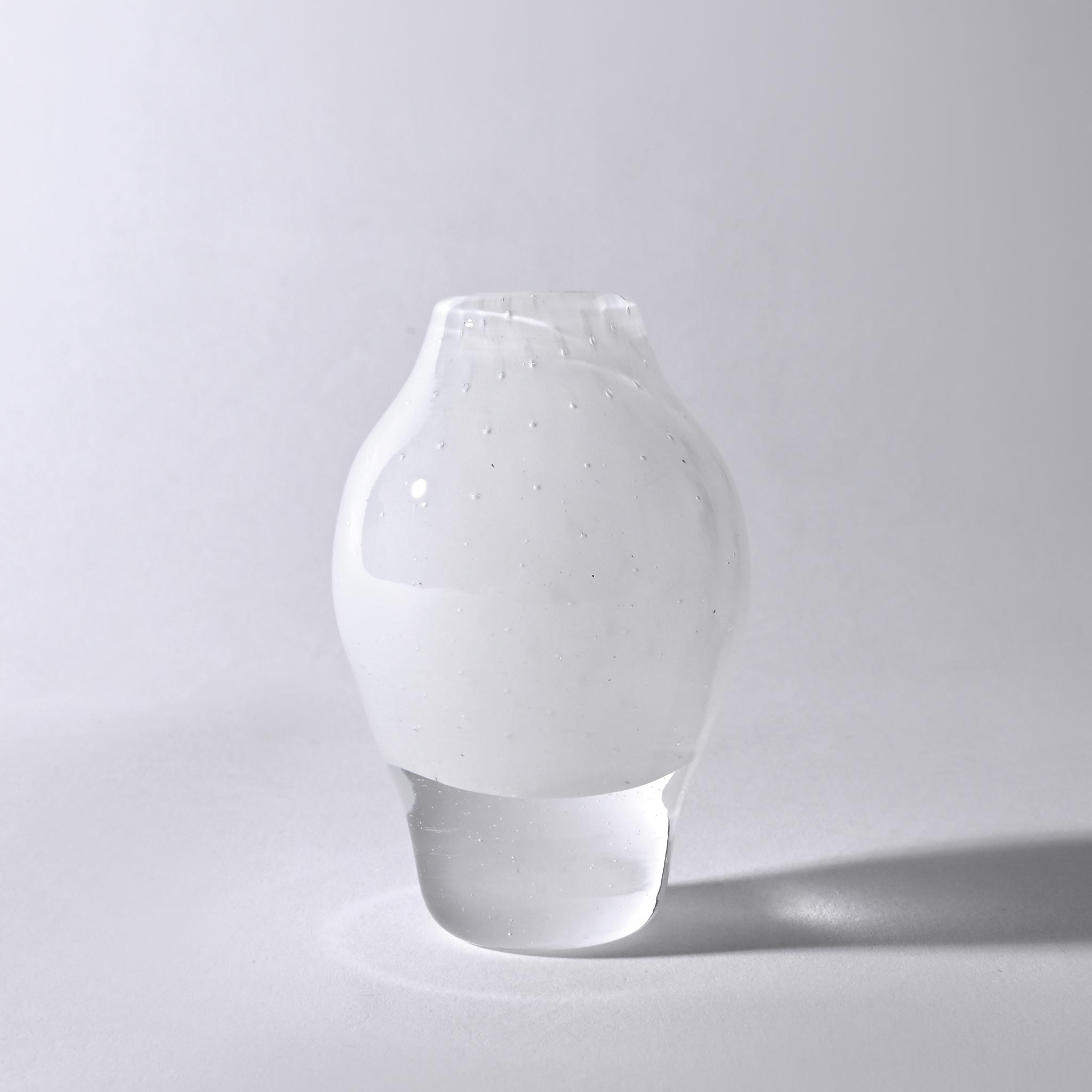 吹きガラス　花器　作家 吹きガラス作家が独自技法で仕上げる、お花溢れる硝子作品