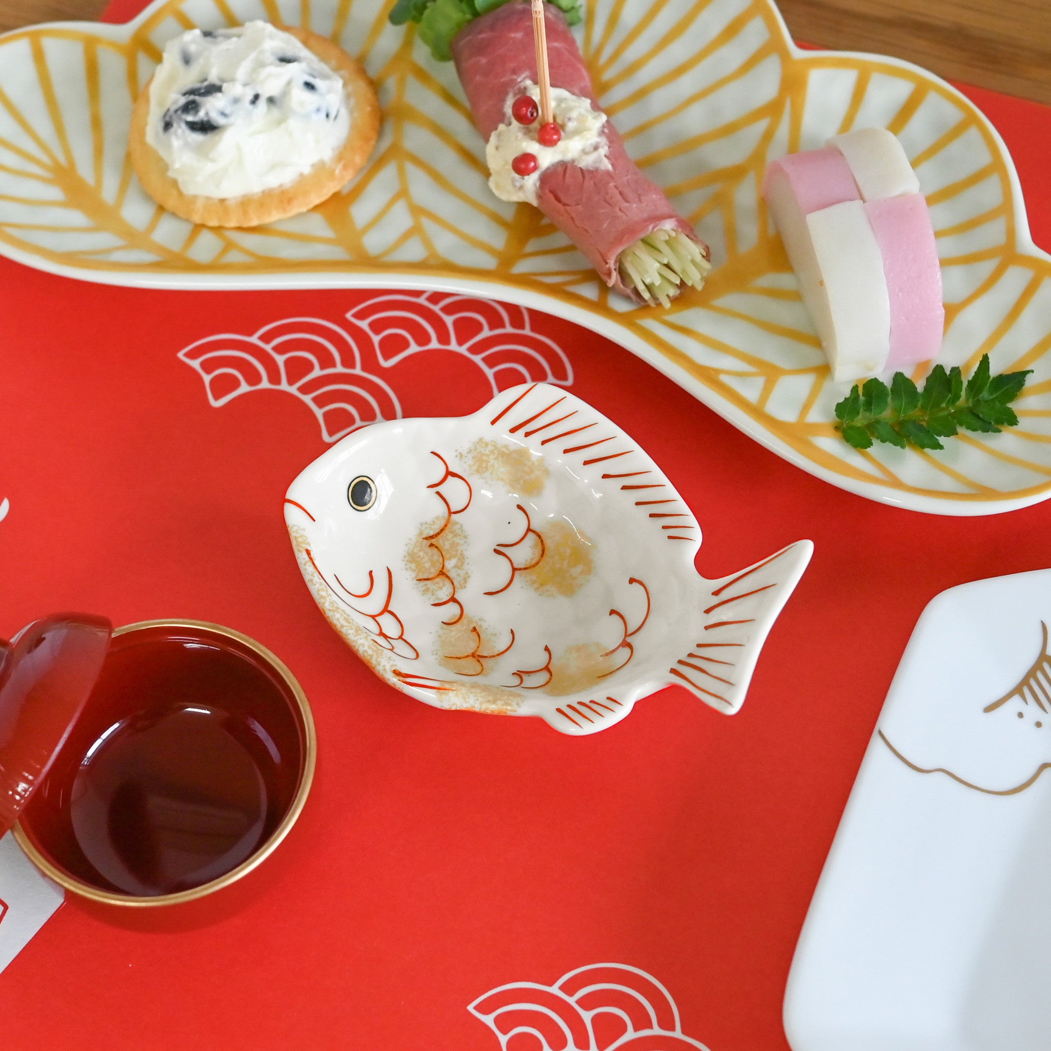 【幸楽窯】金彩鯛小付け