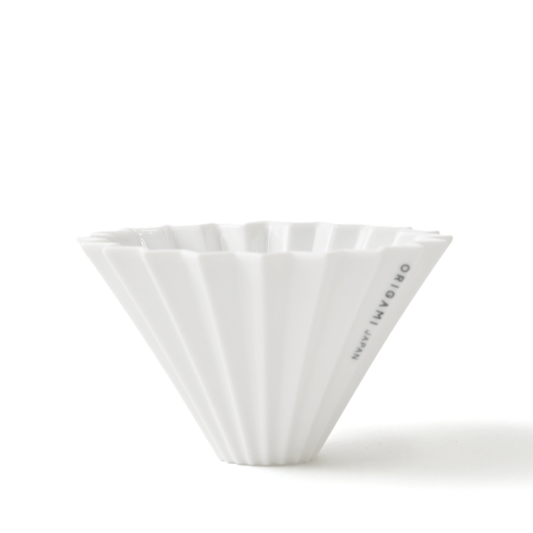 ORIGAMI】 陶器製ドリッパーS | deux C(ドゥ・セー)公式オンラインストア