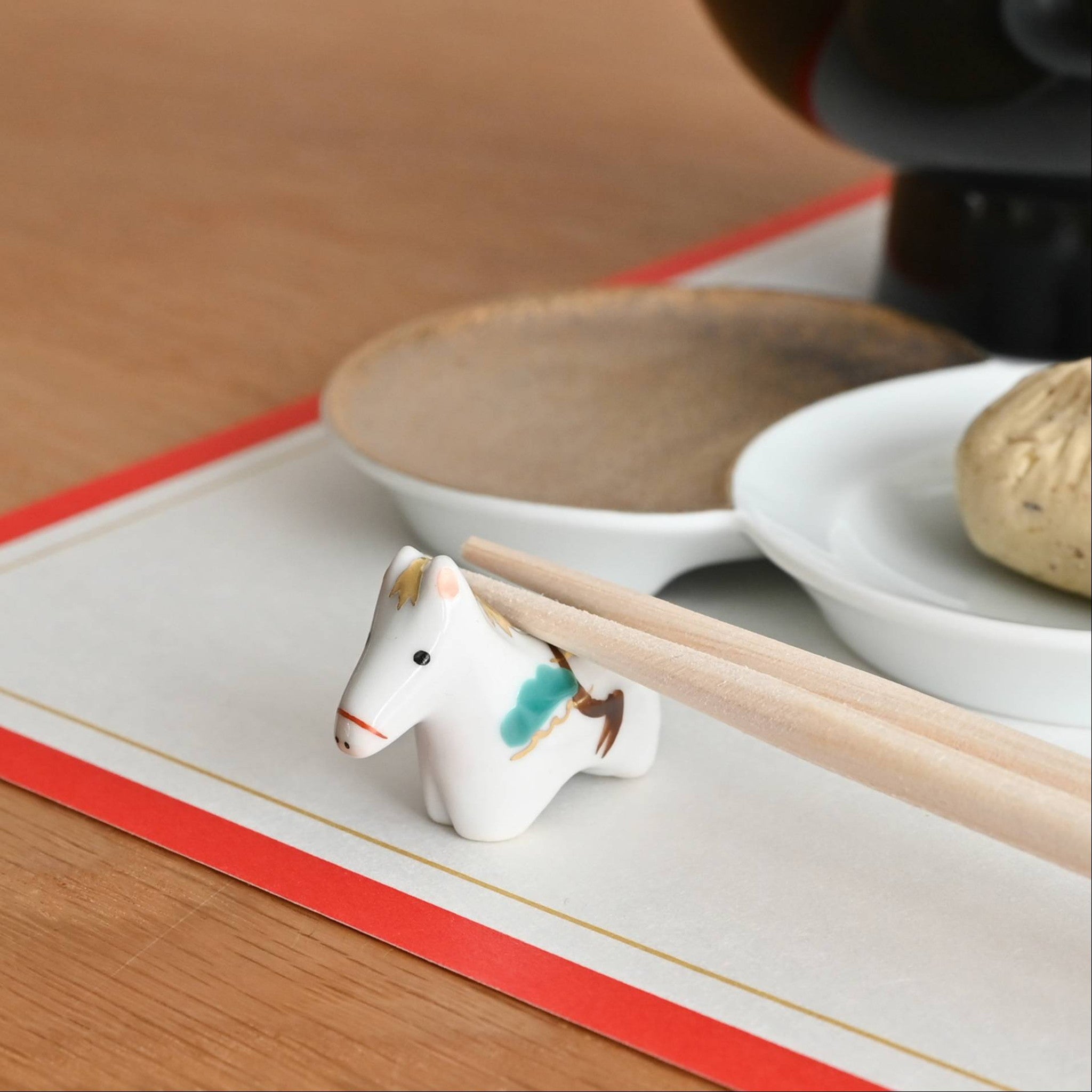 干支(午) 迎春草花 箸置き 松