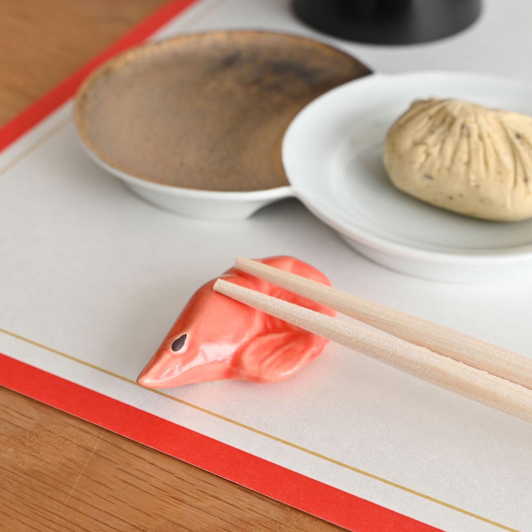 イシホロ窯】箸置き おせちエビ | deux C(ドゥ・セー)公式オンラインストア