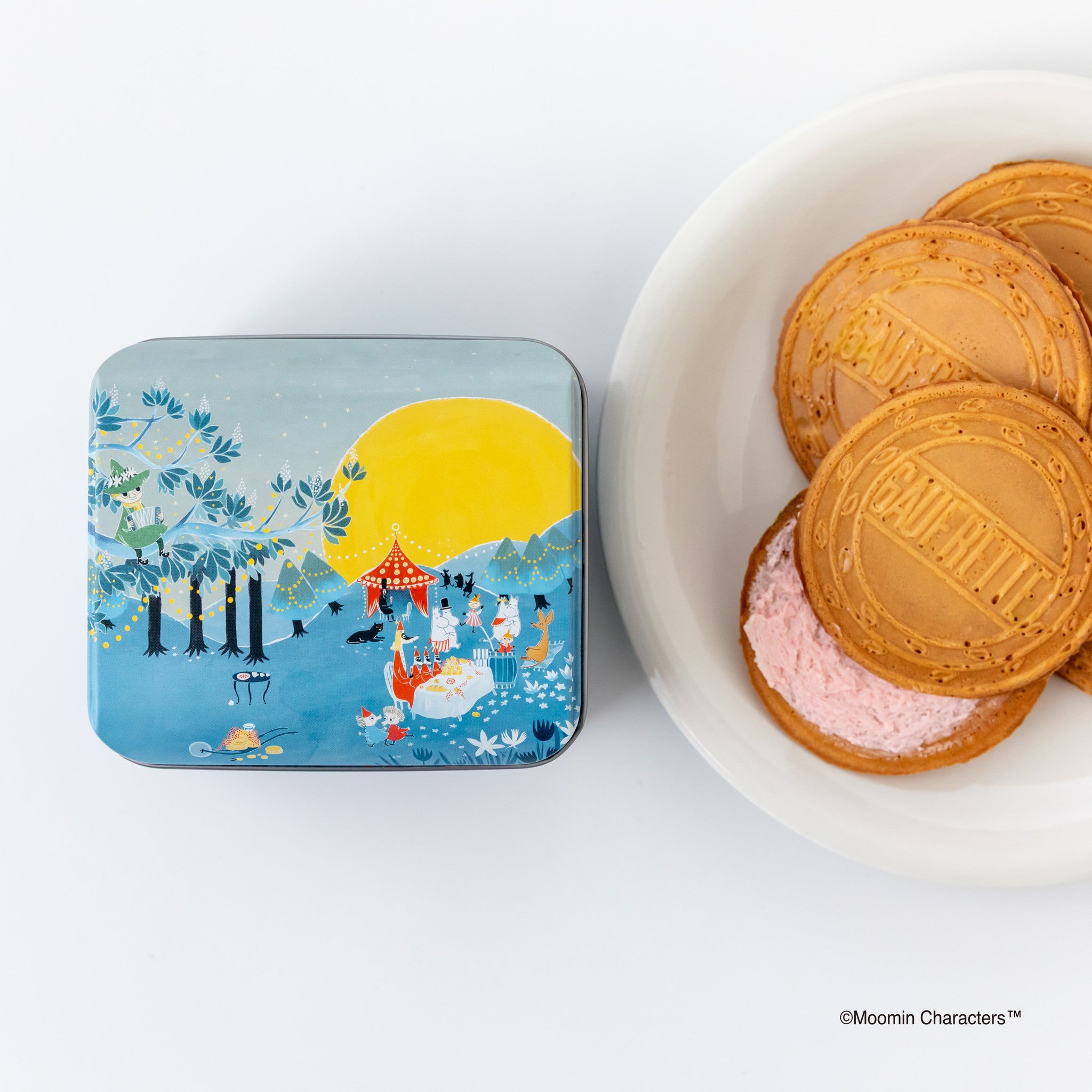 【日の出屋製菓】 MOOMIN いちごチョコゴーフレット